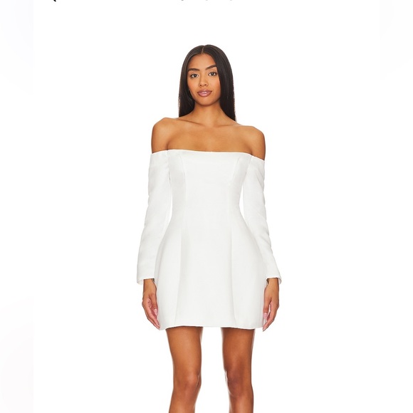 Elliatt Off-Shoulder White Long Sleeve Dress - Picture 1 of 4
